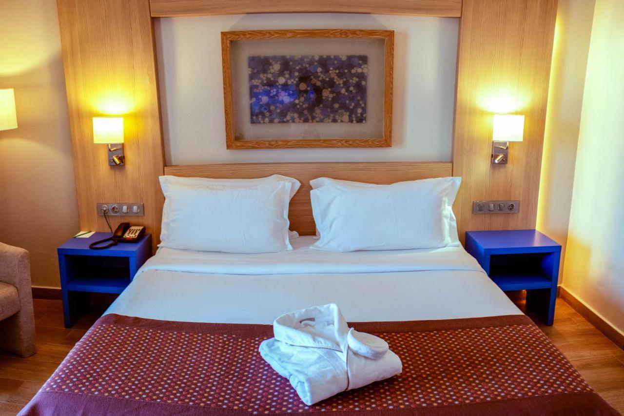 Golden Tulip Le Diplomate Hotell Cotonou Eksteriør bilde