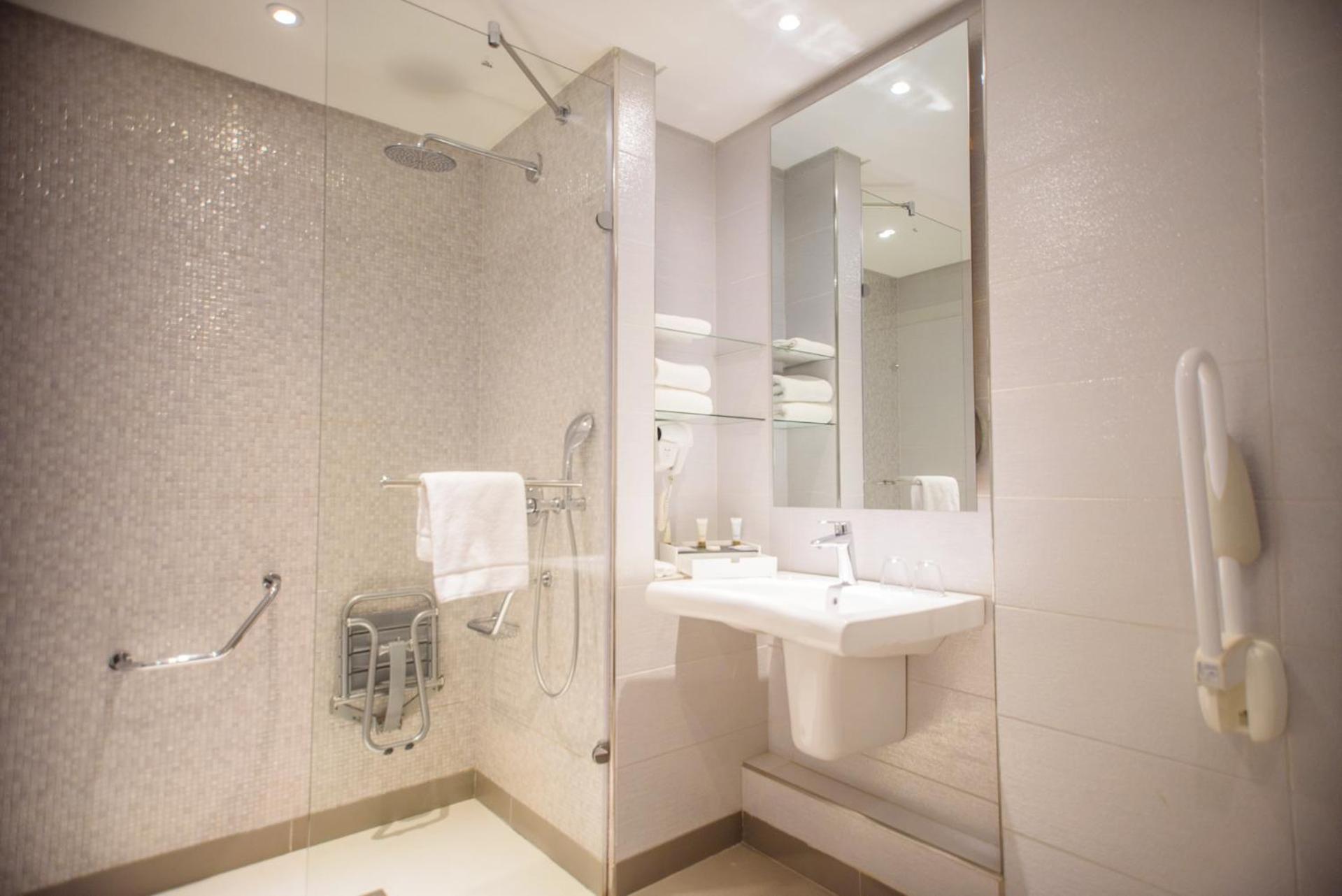 Golden Tulip Le Diplomate Hotell Cotonou Eksteriør bilde
