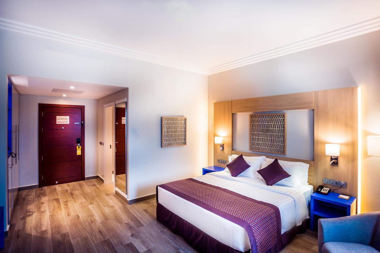 Golden Tulip Le Diplomate Hotell Cotonou Eksteriør bilde