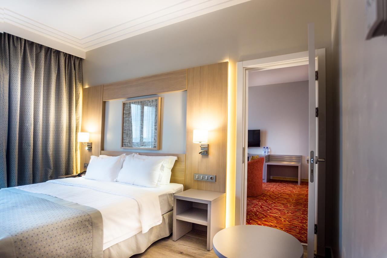 Golden Tulip Le Diplomate Hotell Cotonou Eksteriør bilde